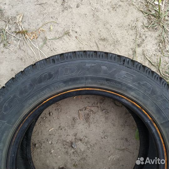 Goodyear UltraGrip 500 185/65 R15 88T