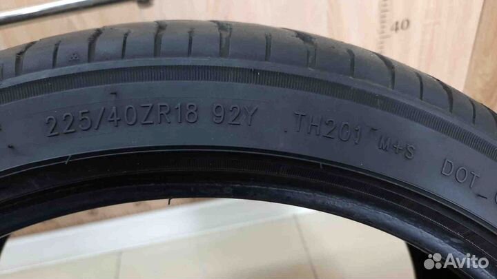 Triangle Sportex TSH11 225/40 R18 92Y