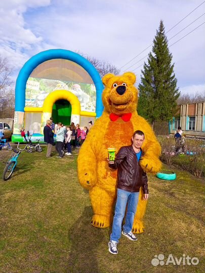 Большой Бурый Мишка, Ростовая кукла поздравление