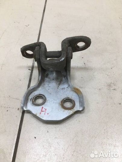 Петля двери задней правой нижняя Toyota Camry