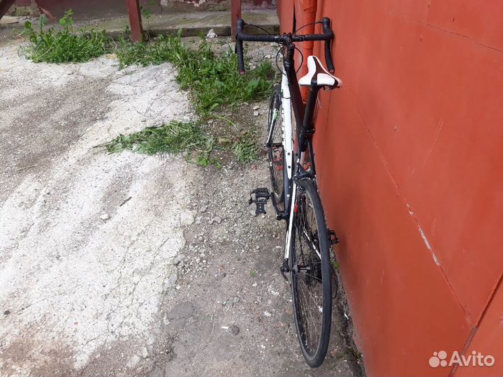 Шоссейный велосипед Giant Defy 3