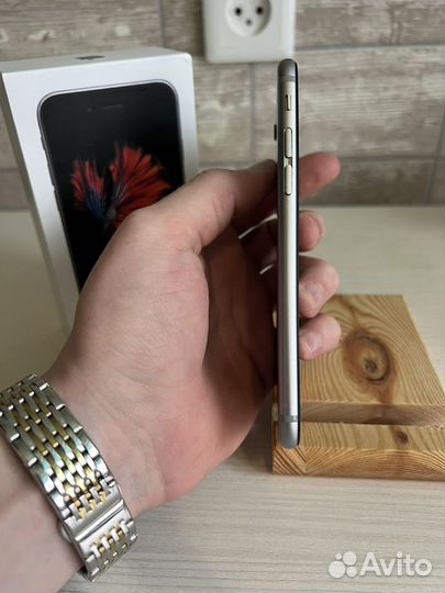 iPhone 6S, 32 ГБ