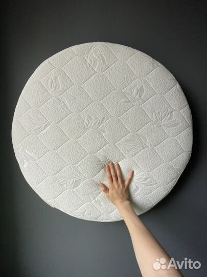 Матрасик в круглую кроватку