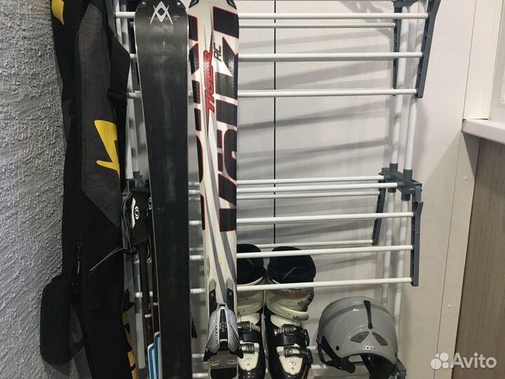 Горные лыжи, ботинки, шлем, палки, чехол