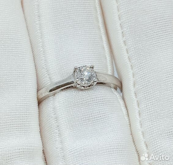 Золотое кольцо с камнем 16,5р