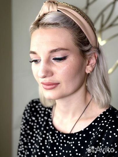 Визажист бровист