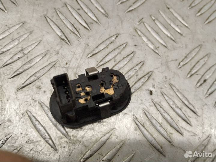 Кнопка стеклоподъёмника Opel Zafira А