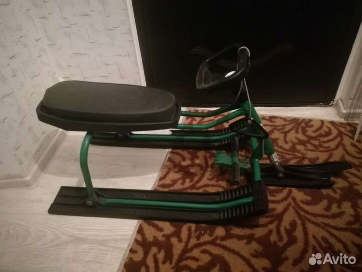 Санки с рулём. недостатки видны на фото