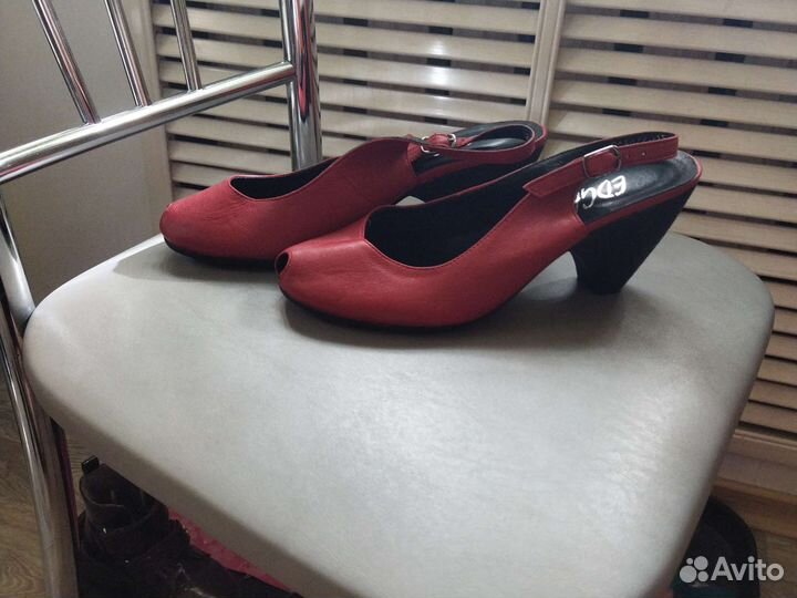 Босоножки женские