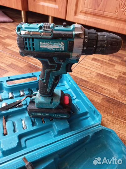 Шуруповерт makita 18v