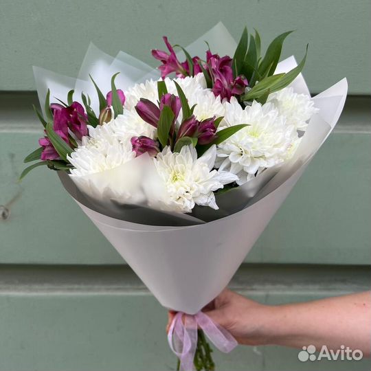 Букет к 1 сентября из альстромерий и хризантем