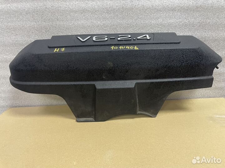 Декоративная крышка двс Ауди А6 С6 2.4