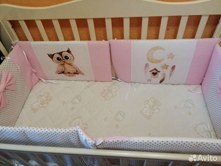 Детская кроватка с универсальным маятником