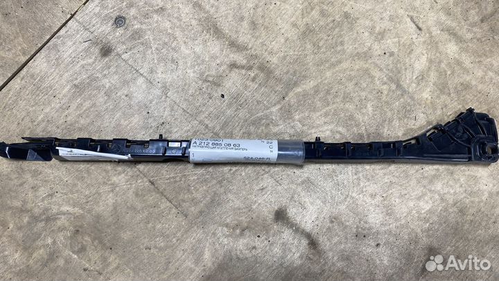 Кронштейн бампер з пр, mercedes E212, A2128850863