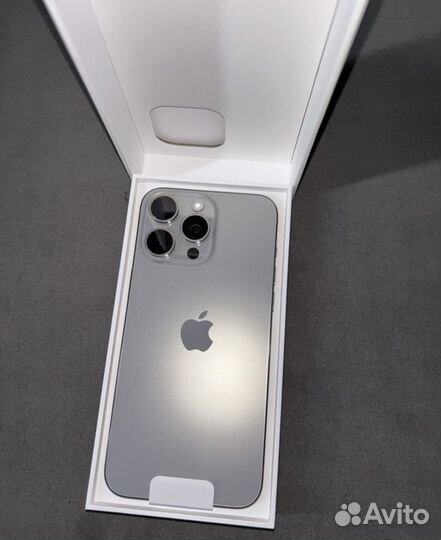 iPhone 15 Pro Max, 256 ГБ