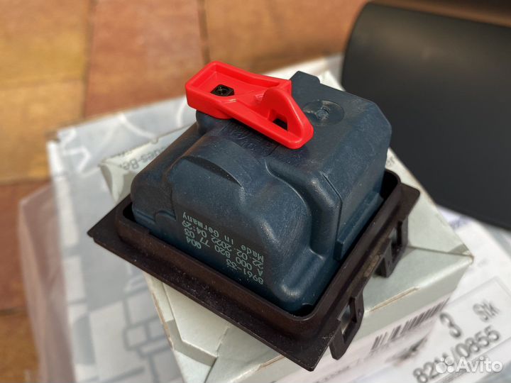 Замок лючка бензобака на мерседес 213