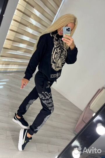 Костюм женский в стразах