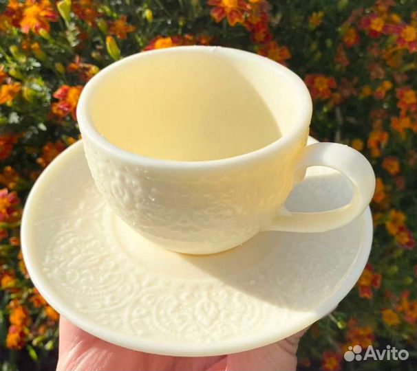 Шоколадная чашка с блюдцем