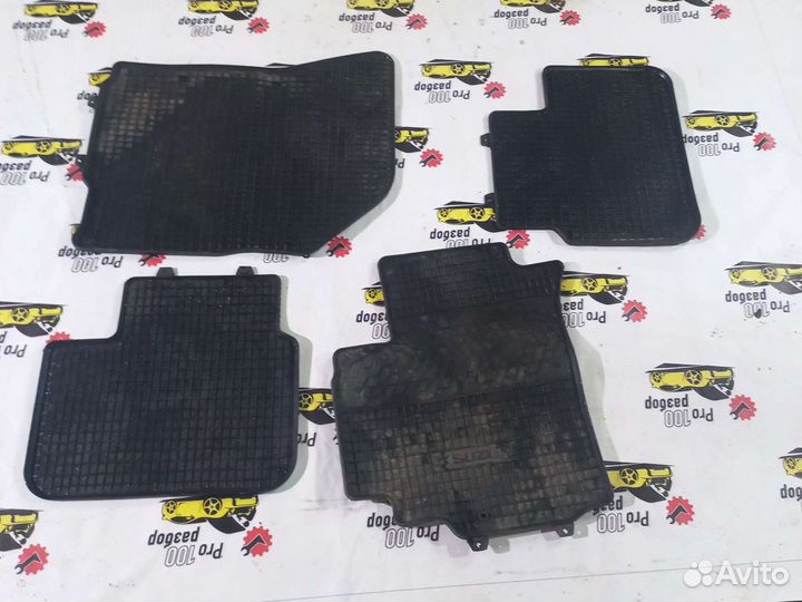 Suzuki sx4 комплект ковриков