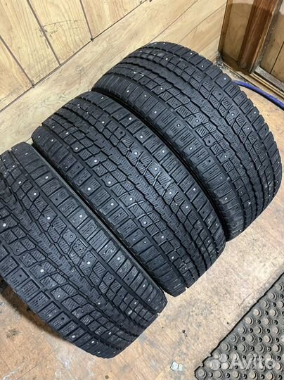 Dunlop SP Winter Ice 01 205/55 R16