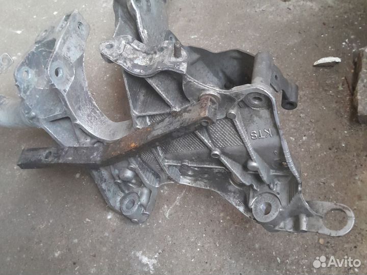 Подрамник передний на audi A5