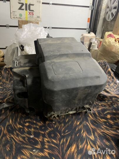 Кожух акамулятора на Ford Focus 2