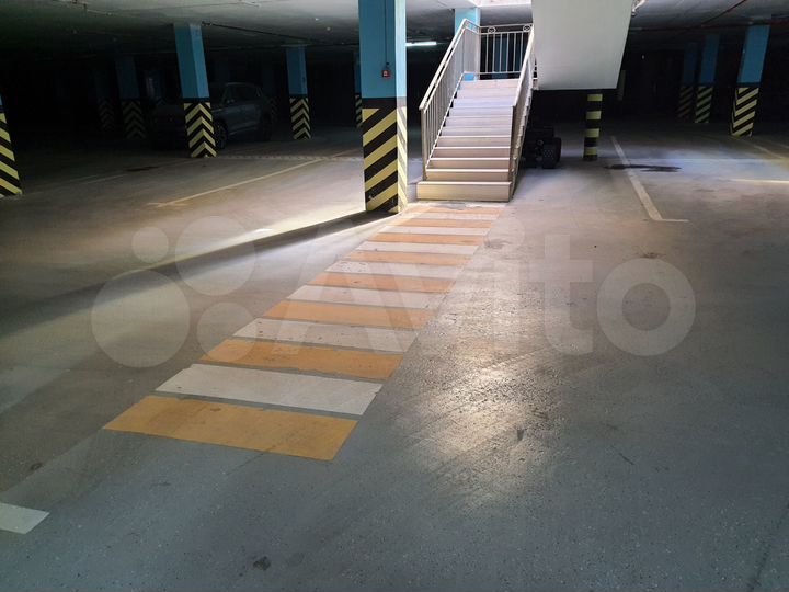 Машиноместо, 18 м²
