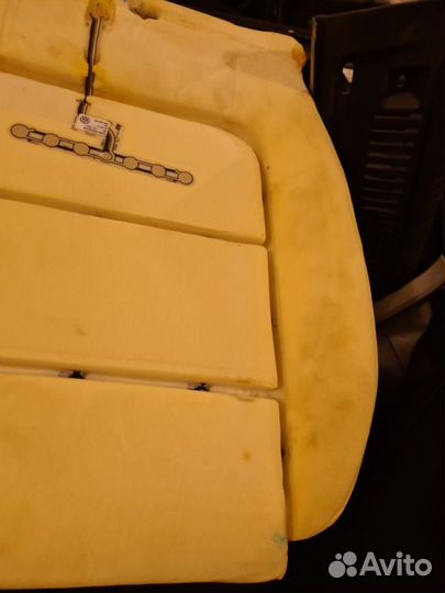 Обшивка сиденья Volkswagen Tiguan 1 2010