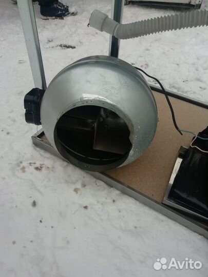 Зонт вытяжной с жироуловителем