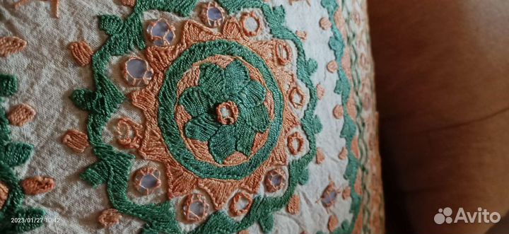 Декоративные подушки с вышивкой