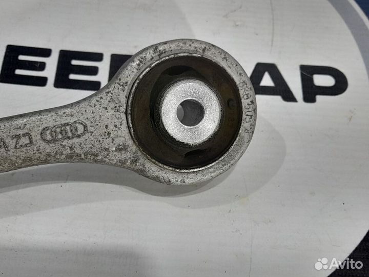 Рычаг передний верхний левый Audi A4 B8