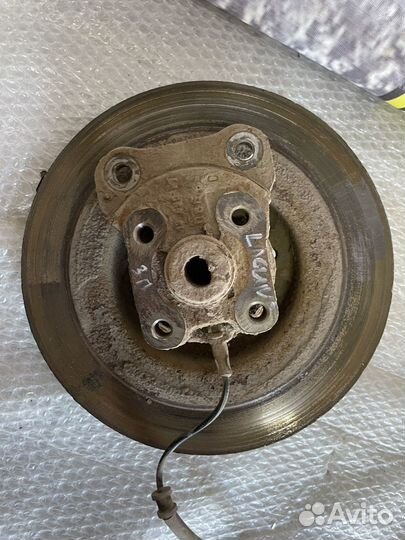 Ступица задняя правая Цапфа Диск Laguna 2 Лагуна