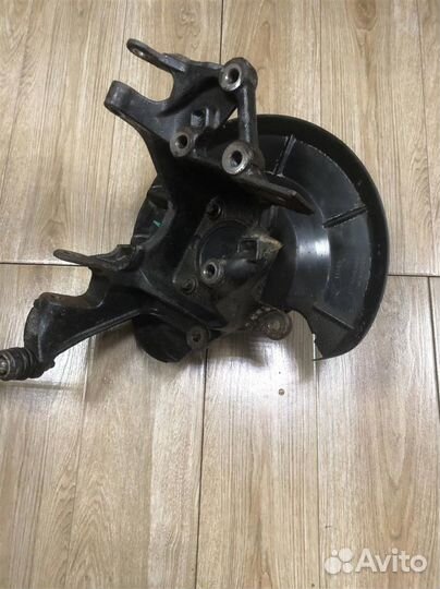 Кулак поворотный задний левый Ford Kuga 2
