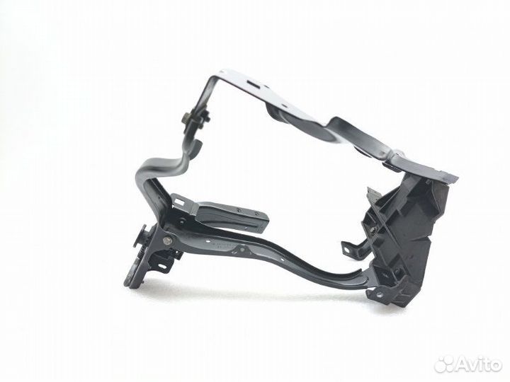 Кронштейн фары передний левый Mercedes-Benz