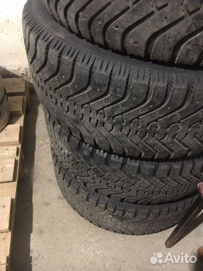 Goodyear UltraGrip 500 225/55 R16