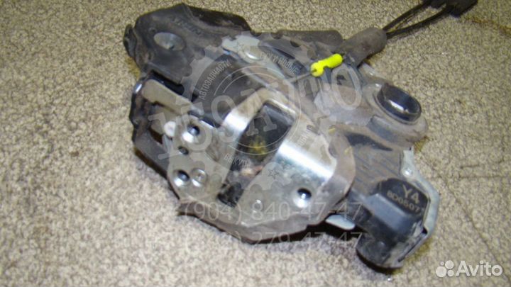 Замок двери передней правой Lexus RX 300/330/350