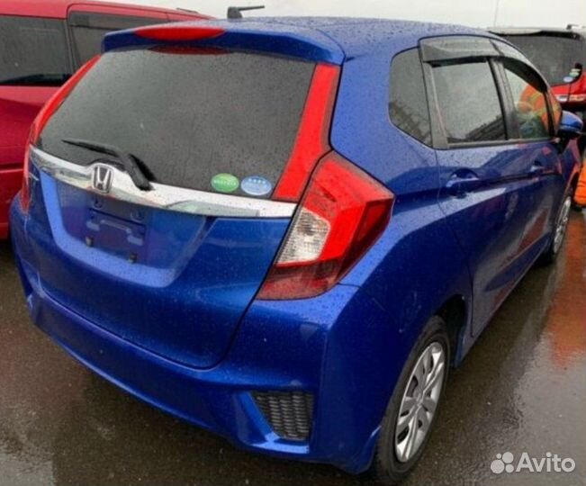 Молдинг лобового стекла передний левый Honda Fit