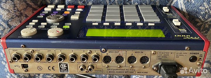Akai MPC 1000 - сэмплер