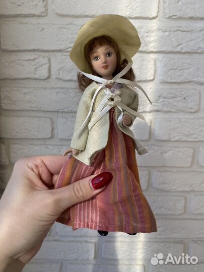 Куклы фарфоровые коллекционные