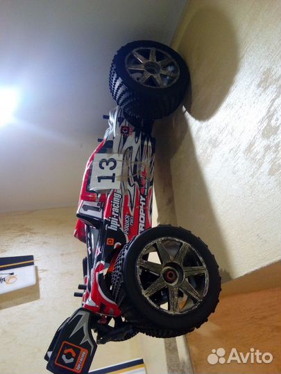 Машинка на пульте управления