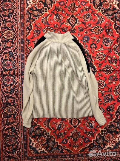 Свитер в рубчик архив