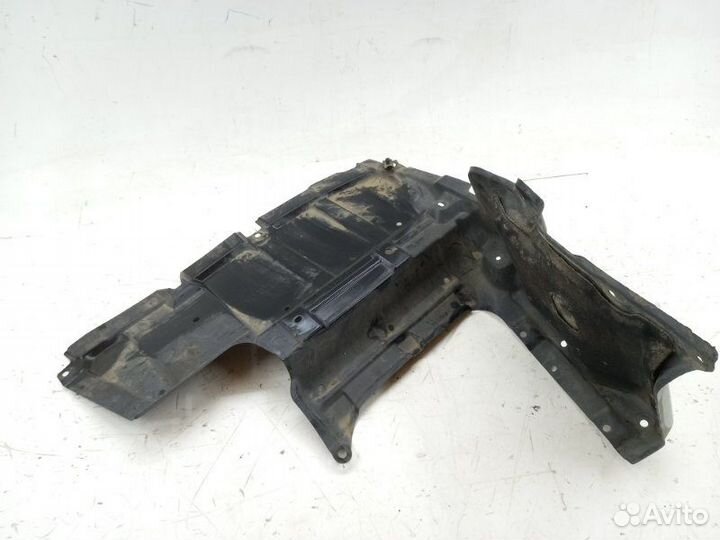 Защита двигателя передняя правая Toyota Avensis