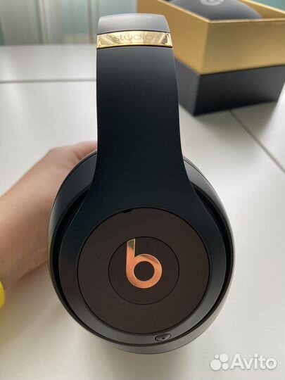 Беспроводные наушники beats новые