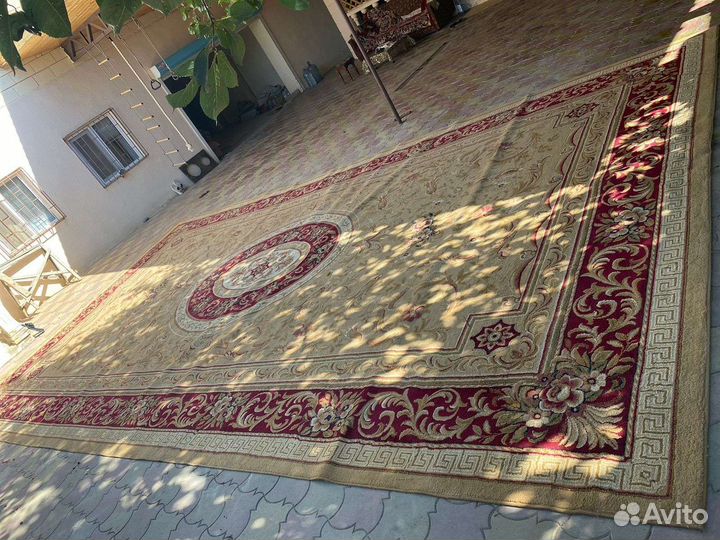 Ковёр бу 8 на 4,полушерсть,в отличном состоянии