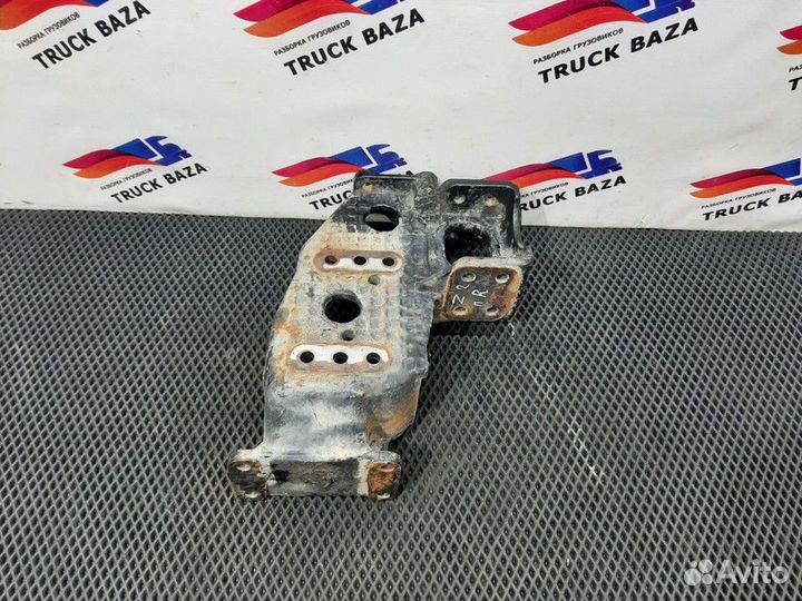 Кронштейн крепления поперечины правый