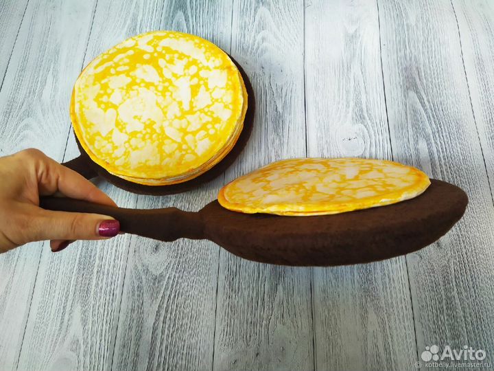 Сковорода с блинами реквизит для аниматоров