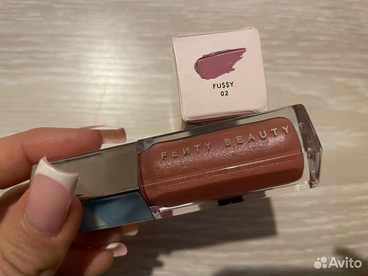 Fenty Gloss Bomb Universal Lip Luminizer