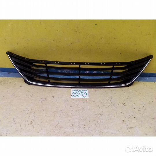 Hyundai Elantra Решетка нижняя переднего бампера