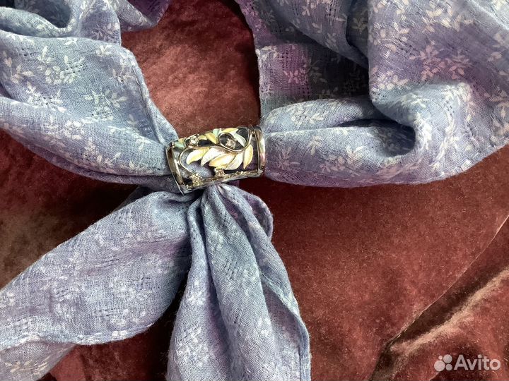 Застежка для платка шарфа