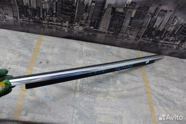 Уплотнитель стекла двери задний правый Audi A7 4G 2010-2018